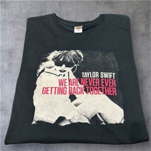 Taylor Swift We Are Never Ever Getting Back Together T-Shirt Black XL unisex